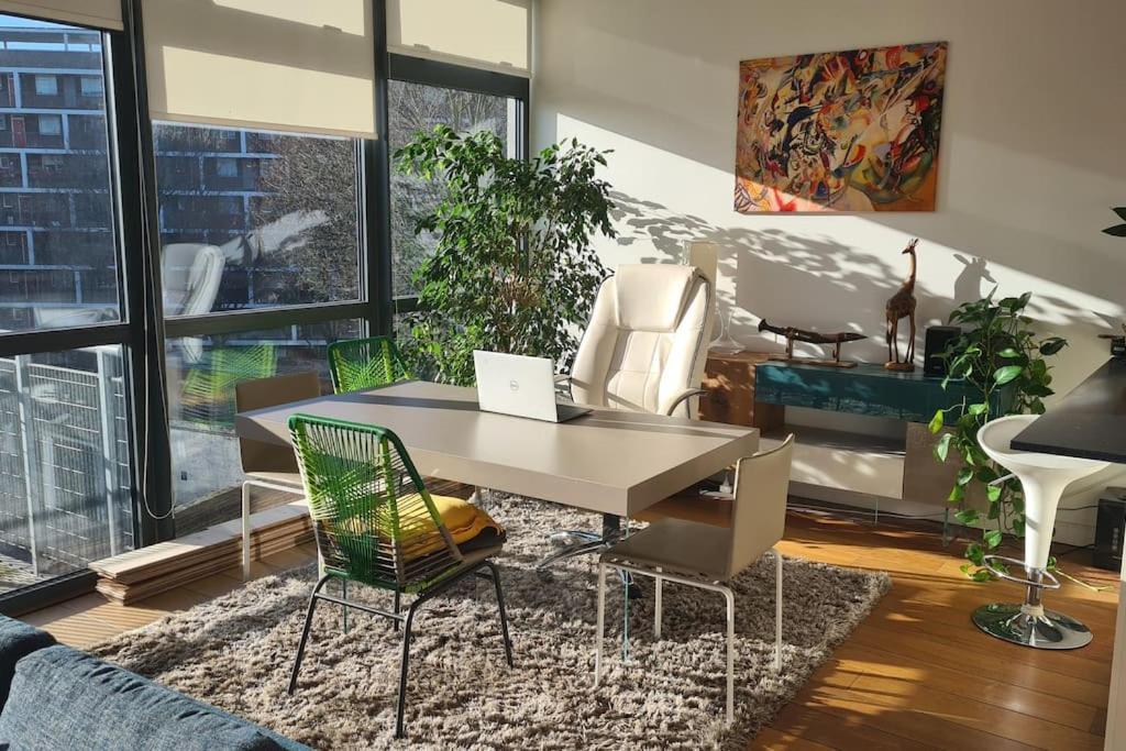Apartmán Luxurious Flat Sunny, Quiet, Design, Lift, Balcony Londýn Exteriér fotografie